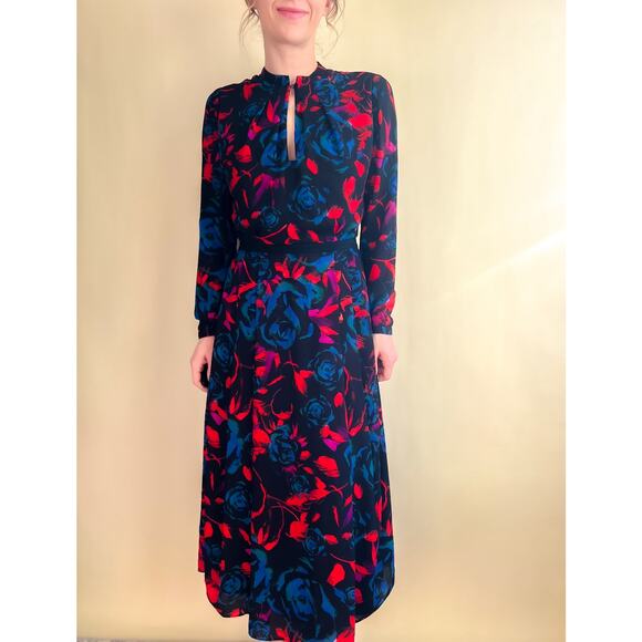HUNTER BELL Dresses & Skirts - Hunter Bell Floral Long Sleeve Cocktail Dress